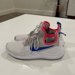 Nike Women's Free Rn Tr 8 Pure Platinum / Racer Bl